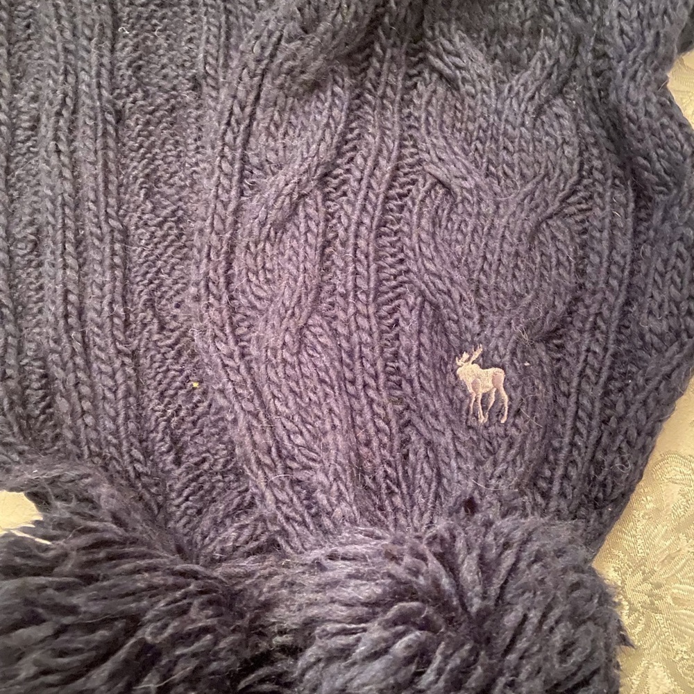 Abercrombie & Fitch navy knit scarf